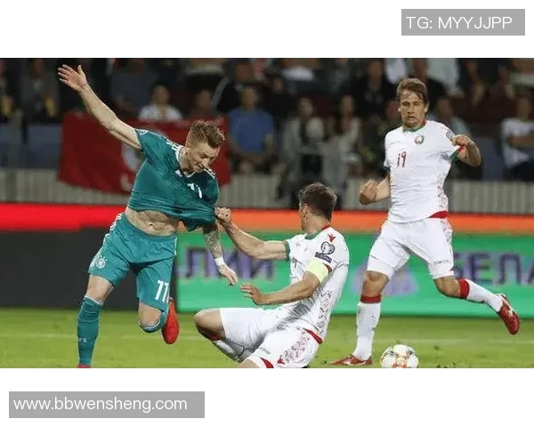 足球明星素质堪忧引发争议球场内外行为令人失望的现象分析